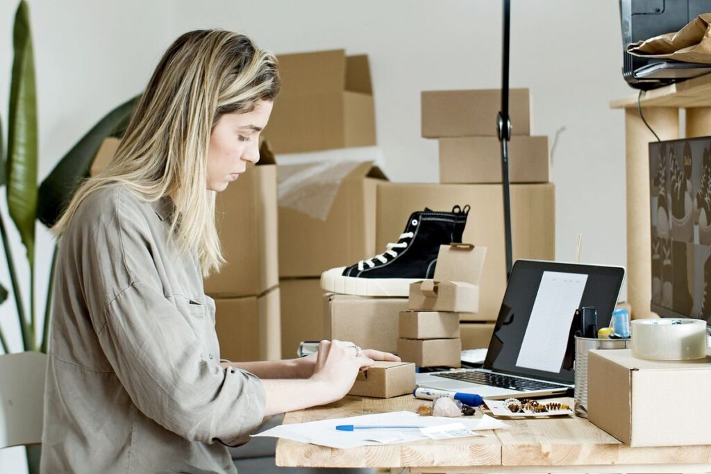 How to use AI CRM for e-commerce sellers dashboard overview