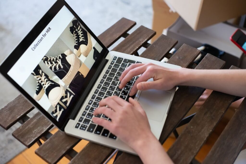 AI CRM e-commerce seller customer segmentation dashboard