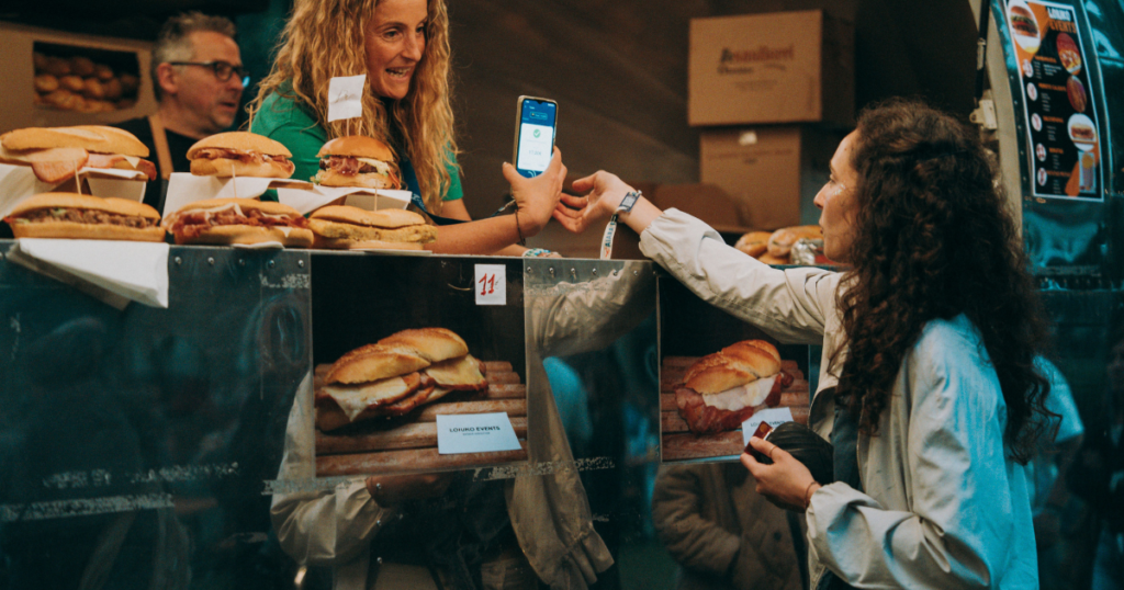 ai accounting software for food trucks showing real time profit and expense dashboard